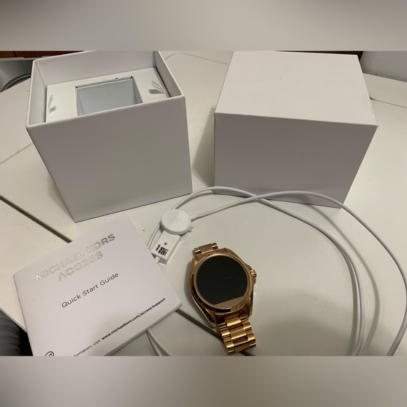 Michael Kors MK Bradshaw Smartwatch Watch w/ Accessories EUC - Picture 4 of 16